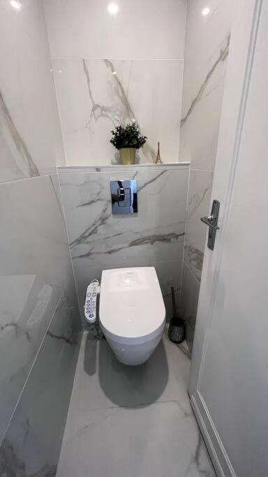 Nice Apartment With Amazing View Of Paris + Parking Экстерьер фото